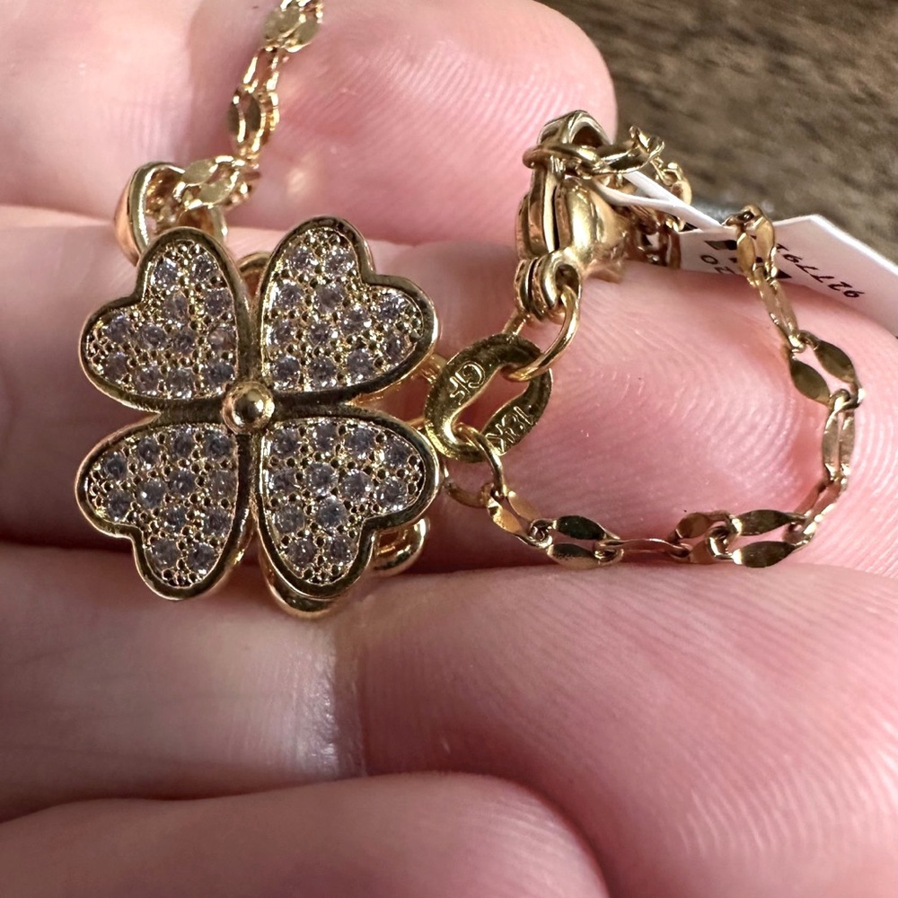 Clover necklace 18k gold shipped fast brand new with tags - Picture 2 of 4